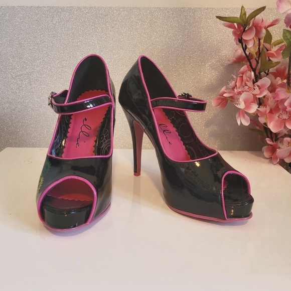 Size 9 Brand New Ellie Steam Punk Heels - Picture 1 of 5